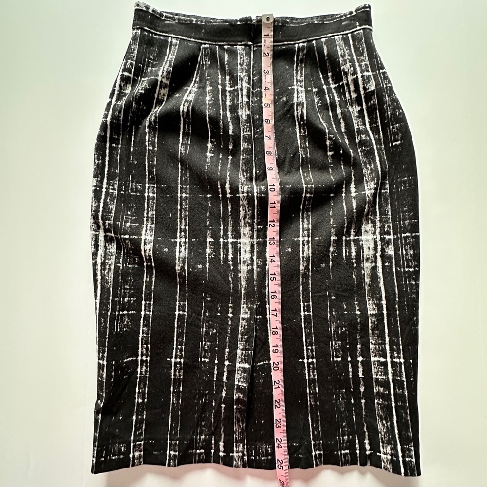 Banana Republic Sloan Pencil Skirt Black White Stripe Size 4 - Picture 11 of 16